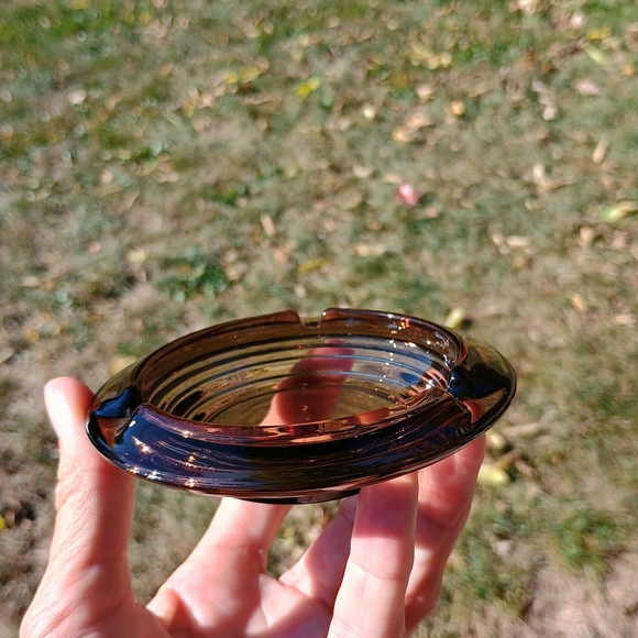 Vintage MCM deco style smoky brown glass ashtray w 3 slots, vintage ash ware - Picture 6 of 9